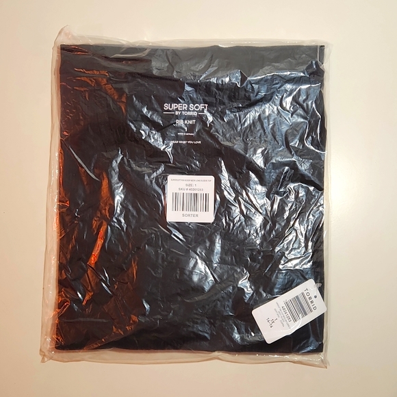 ❤️NWT VINTAGE TORRID TOP - SUPER SOFT - RIBBED LONG SLEEVE SCOOP NECK PLUS SIZE - Picture 3 of 11